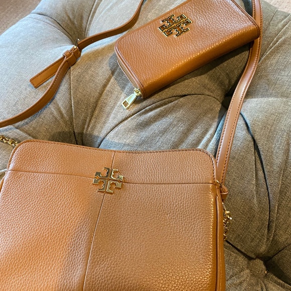 Tory Burch Tan Pebbled Leather Crossbody Bag & Matching Zip Around Wallet Set - Picture 1 of 16